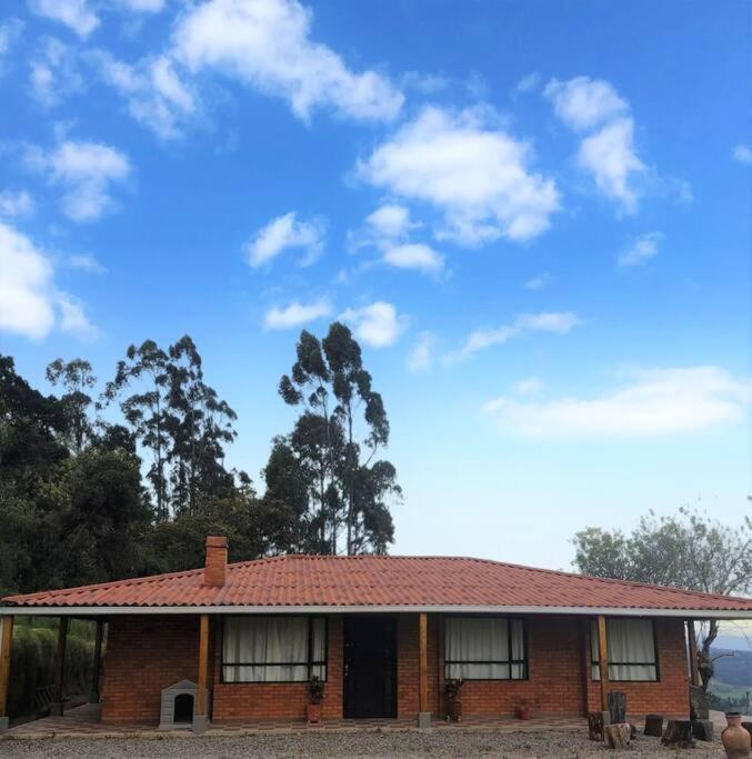 Hermosa Casa Campestre Moderna "Rancho La Marina" Chiquinquira  Екстер'єр фото